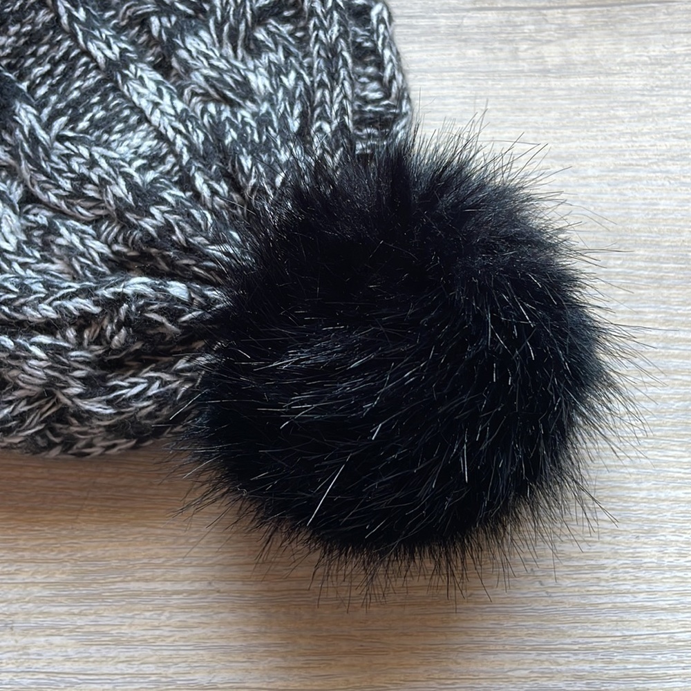 Knitted hat - Picture 2 of 8